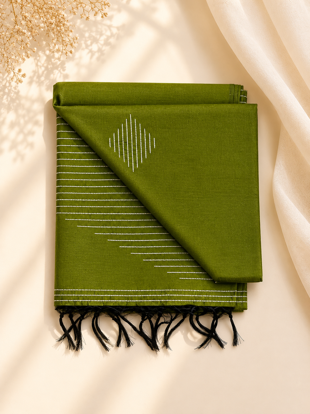 Zaviraa's Thread Work Saree