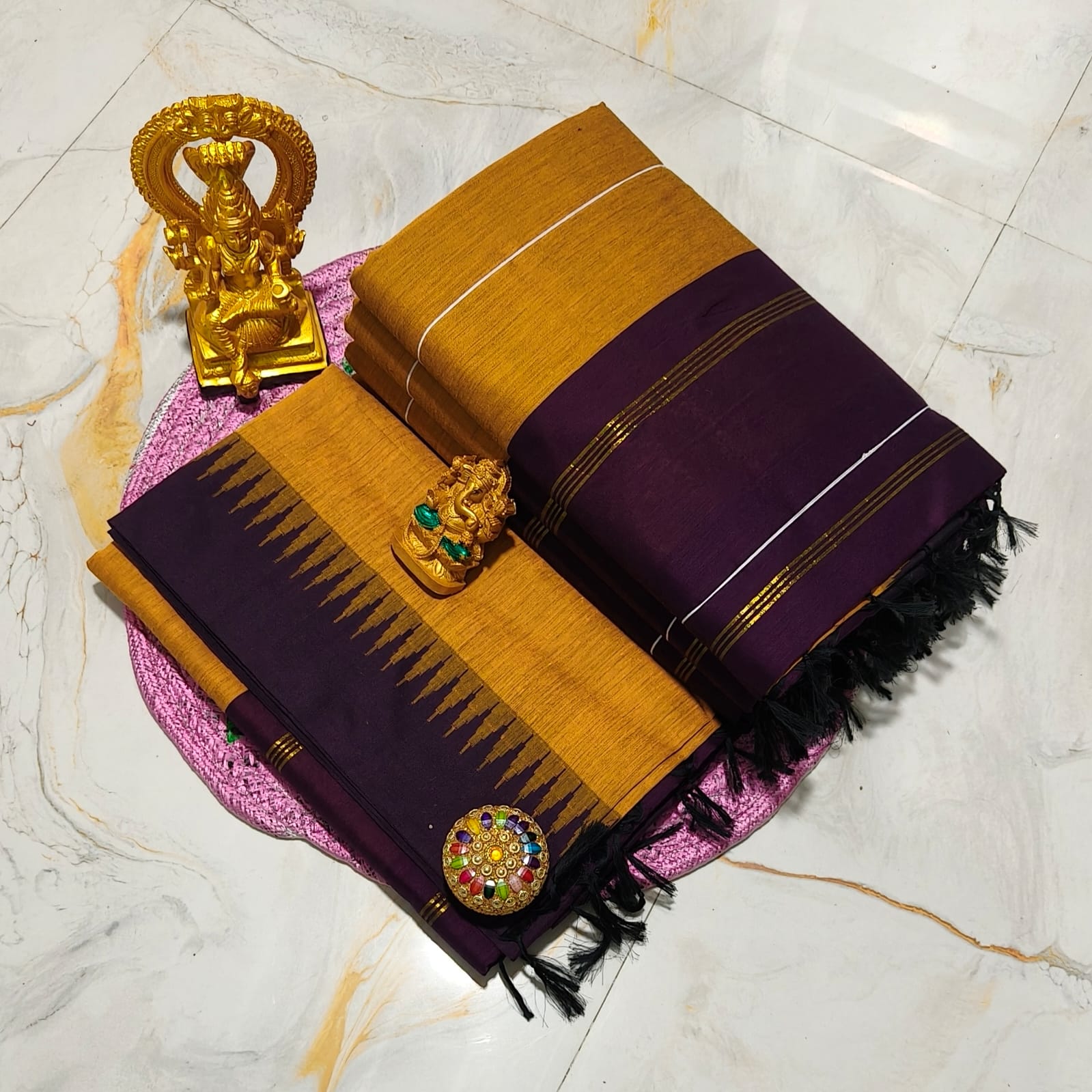 Plain Kalyani Cotton Saree with Contrast Temple Border