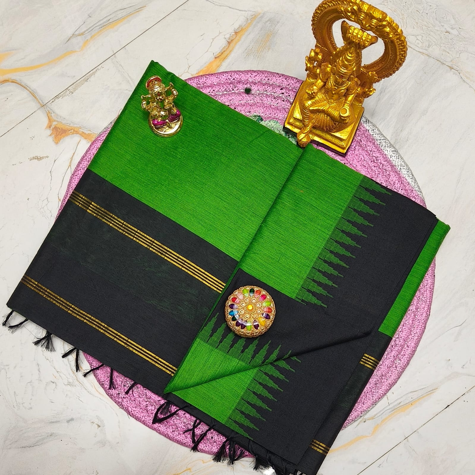 Plain Kalyani Cotton Saree with Contrast Temple Border