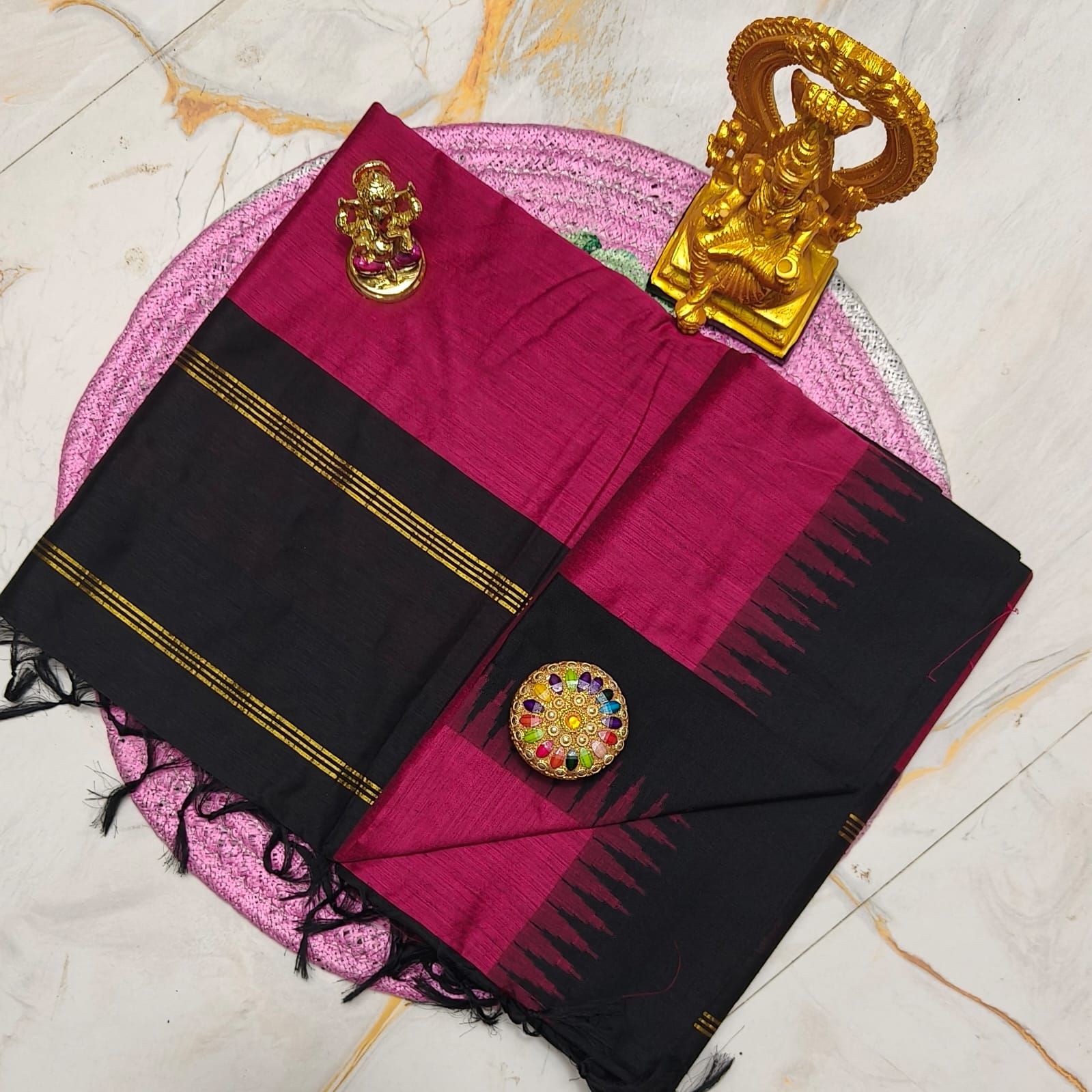 Plain Kalyani Cotton Saree with Contrast Temple Border